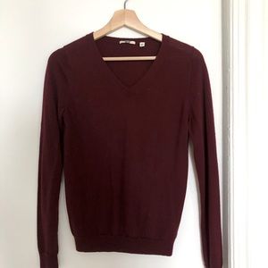 Uniqlo Burgundy Merino Wool V Neck Sweater